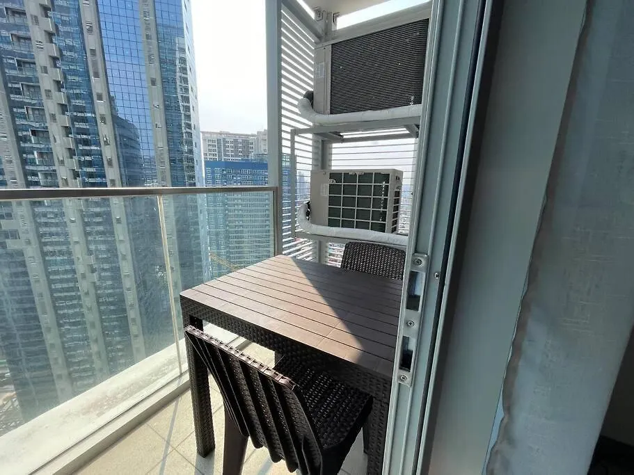 Apartment Lush 1Br Uptown Parksuites Bgc 200Mbps, Pool & Gym Manila