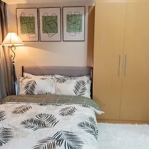 A2j Luxury 2br Bgc Uptown Near Uptown Mall Apartment