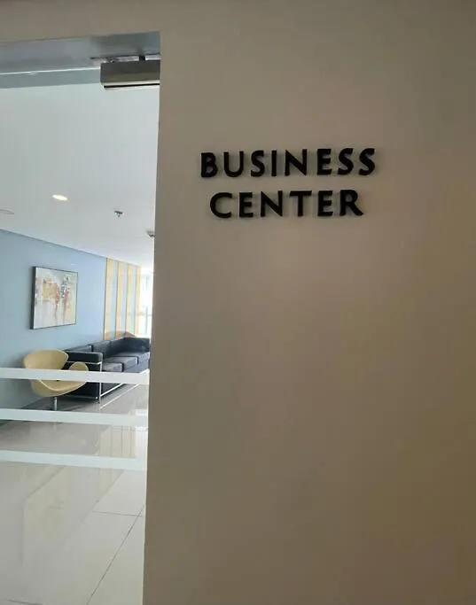Lush 1Br Uptown Parksuites Bgc 200Mbps, Pool & Gym 马尼拉 菲律宾
