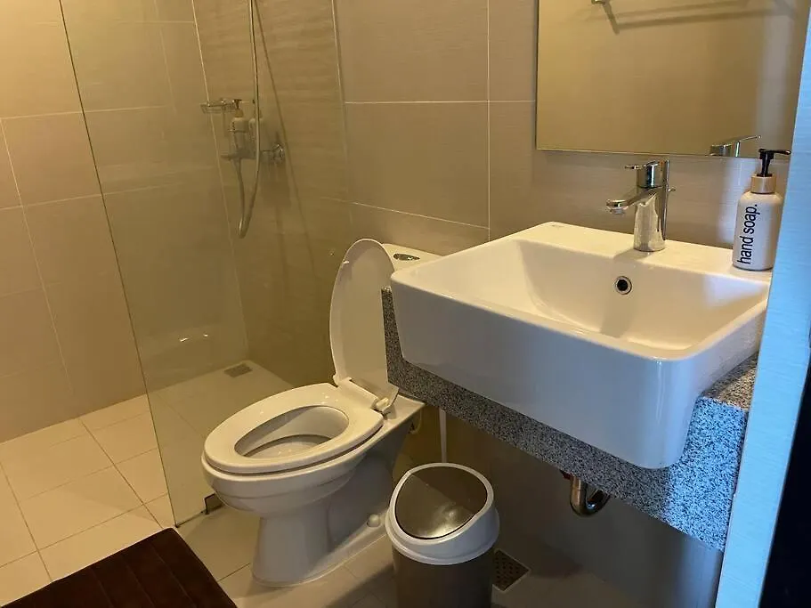 Lush 1Br Uptown Parksuites Bgc 200Mbps, Pool & Gym Manila