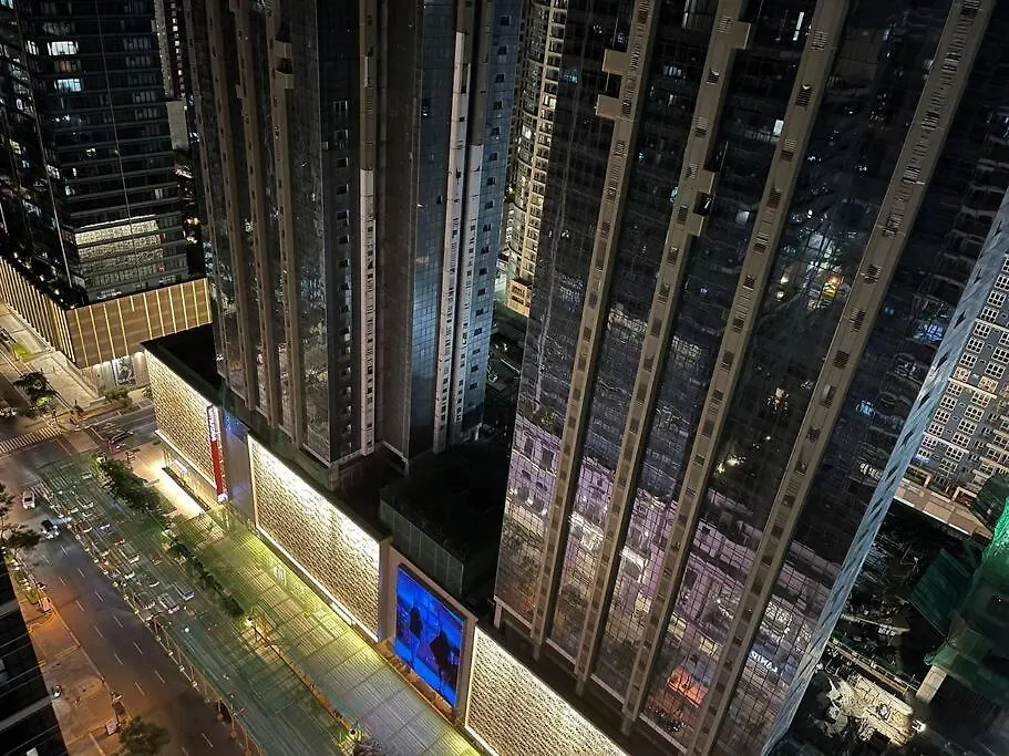 Lush 1Br Uptown Parksuites Bgc 200Mbps, Pool & Gym Manila